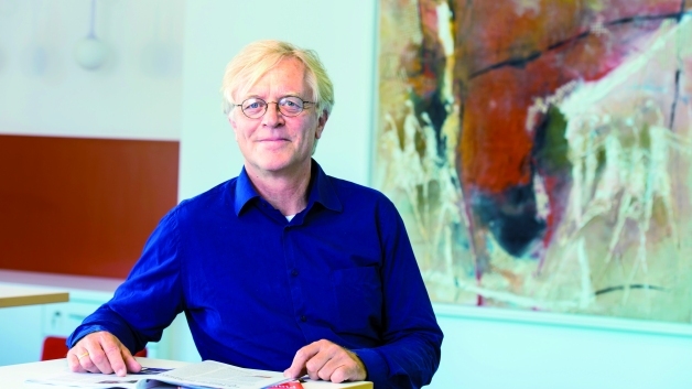Dr. Jens Würtenberg ist Redakteur der Elektronik und dort zuständig für die Themen Distribution, Wirtschaft, Stromversorgungs-ICs, Optoelektronik sowie Forschung+Entwicklung.