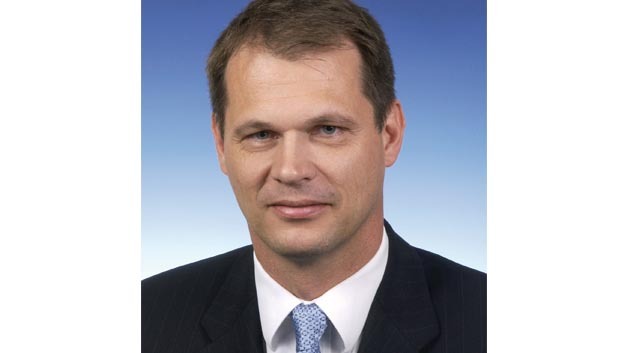 Sieht den Beitritt zur OAA als Meilenstein für die Verbindung von Automotive-Infotainment mit der Konsumer-Elektronik.