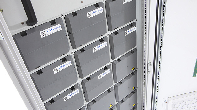 Für die Heimspeicher-Einstiegsreihen »engion family« und »engion home« verkündet Varta Storage nun eine Herstellergarantie von 14.000 Zyklen.