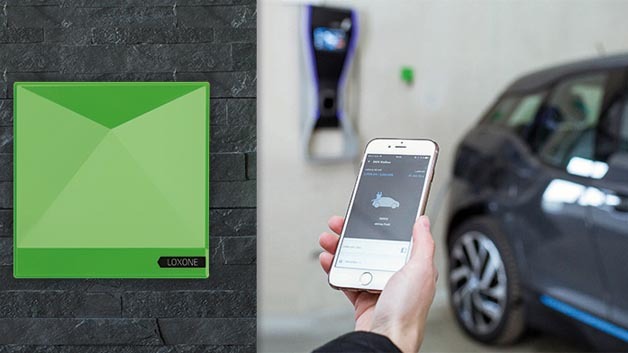 Eine Voraussetzung für den Durchbruch der Elektromobilität: ein wachsendes Strom-Tankstellennetz. Loxone und BMW i haben mit der Sonnen-Tankstelle »E-Mobility Starter Kit« eine Lösung parat.