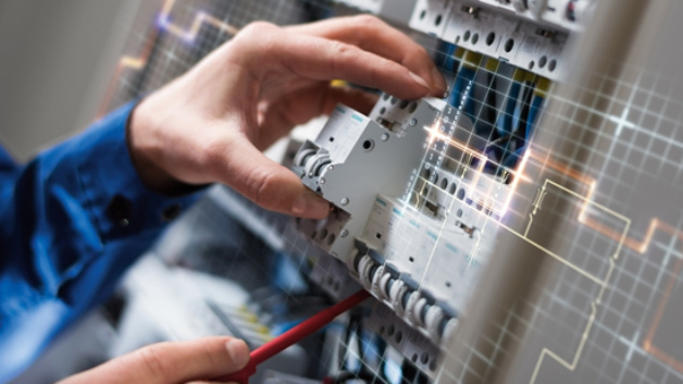 Ein neuer Brandschutzschalter von Siemens registriert Arten von Fehlerlichtbögen, bei denen die übliche Sicherung nicht reagiert.