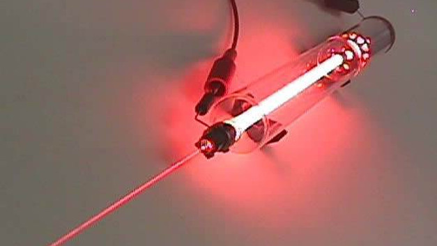 Laser finden sich mittlerweile in vielen Geräten, zum Beispiel in DVDs, Laserdruckern, Laser-Pointern und Schweißgeräten. Auch zur Augen- und Schienbeinbehandlung finden sie Einsatz. Der Vergleich zwischen Lasern und Mikrowellen-Plasma legt nahe, dass sich schätzungsweise fünf Laser…