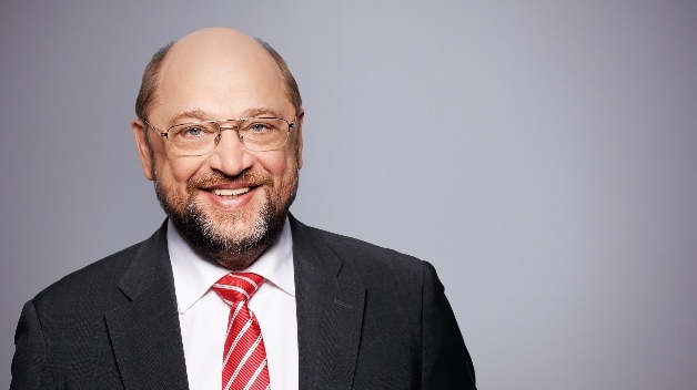 Martin Schulz setzt bei der Digitalisierung auf mehr Mitbestimmung, Tarifverträge und neue Gesetze. Viele seiner Ideen stammen aus dem Weißbuch von Andrea Nahles.