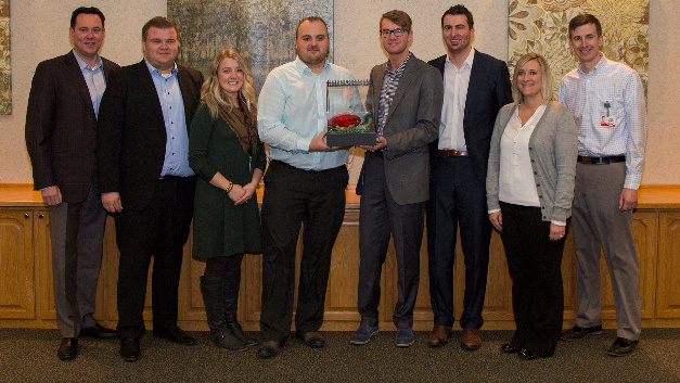Bei der Übergabe des „Global Distribution Awards“ an die Digi-Key Corporation (v. l.): Tom Busher, Vice President IP&E Digi-Key; Lars Fahrbach, Würth Elektronik eiSos; Jena Johnsrud, Marketing Programs Manager Digi-Key; Josh Knott, Product Manager Digi-Key; Joe Haukos, Distribution Manager Americas, Wurth Electronics; Brandon Leichtenberg, Insides Sales Distribution Wurth Electronics; Nicki Mandery Distribution Marketing, Wurth Electronics; Jason Simoneau, Director Passives Digi-Key.