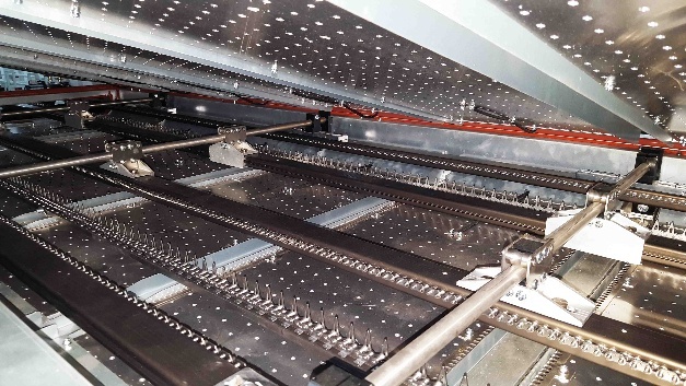 Transportband des HB Automation HS-0601 mit Doppeltransport.