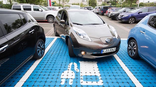 Platz 10 ging an den Nissan Leaf. Der Leaf ist das erste Großserien-Elektroauto, das von Anfang an für diesen Antrieb konzipiert wurde.